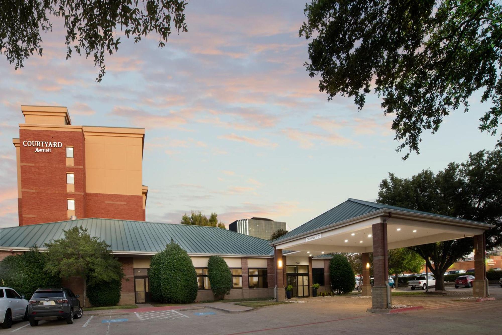 Courtyard Dallas Addison Quorum Drive Hotel Exterior foto